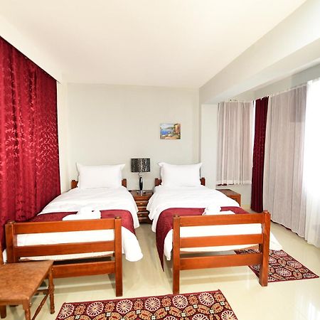 Zobo Hotel Shkoder Exterior photo
