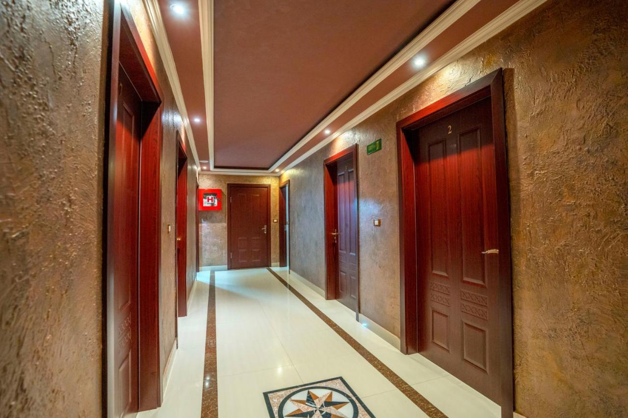 Zobo Hotel Shkoder Exterior photo