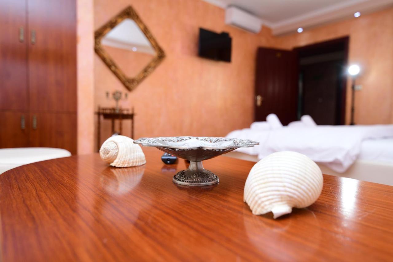 Zobo Hotel Shkoder Exterior photo